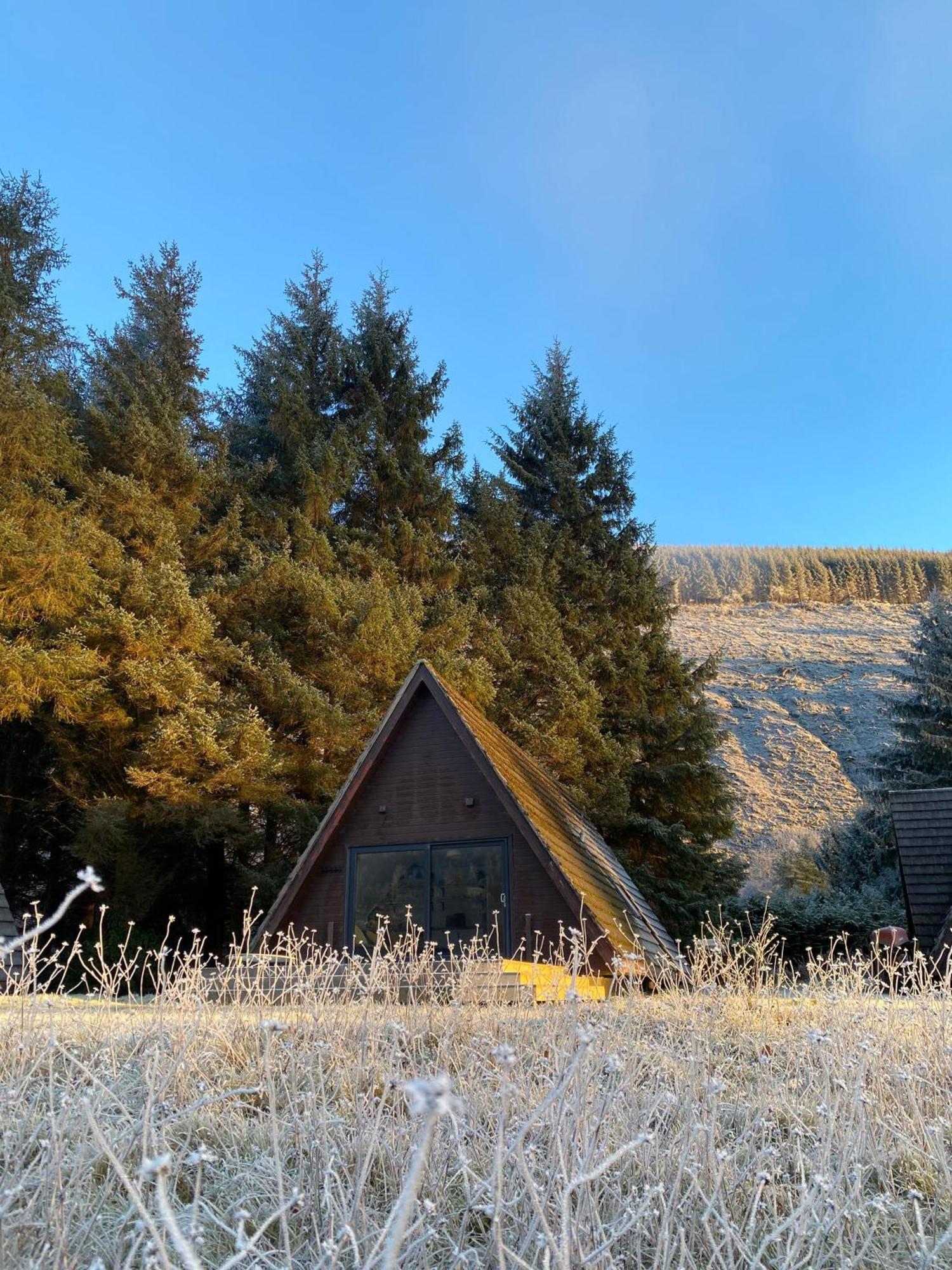 The Triangle Lodge Invergarry Exterior photo
